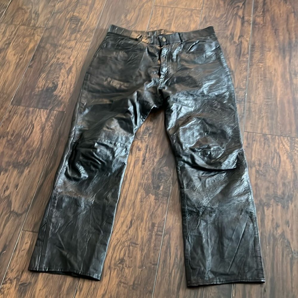 VTG Cafro size 34 by 27 leather high rise pants in‎ EUC genuine black leather